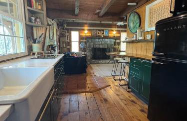 Cozy Cabin Escape Hot Tub & Lake Access - Foto 6