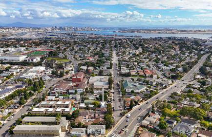 10 Min to the Beach Colorful Home Huge Yard - Foto 49