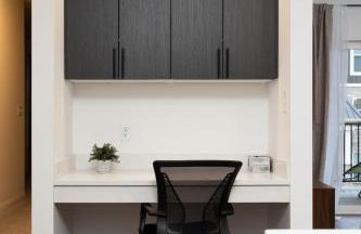 Sunrise Glow Spacious 2BR 2BA 2 King Beds Gym WFH - Foto 14