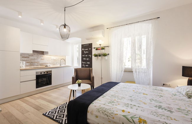 Central Rijeka Hotel Apartments - Photo 10