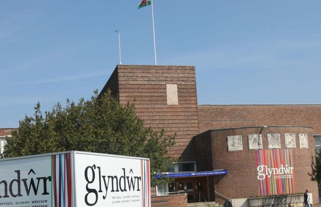 Wrexham Central Stay Apartment Seven - Photo 18