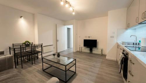 Spacious 2 Double Bedroom Apartment Near Manchester City Centre, Salford - Foto 2, stove