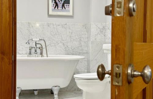 Hill House, Spectacular Rural Home With Hot Tub - Photo 53