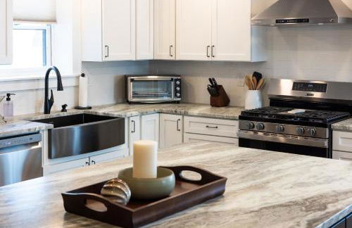 Lakefront Luxury at Stony Pointe - Foto 9