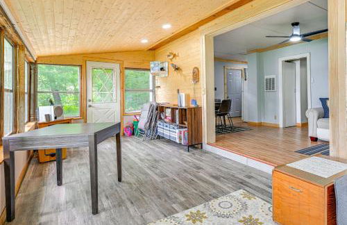 Lakefront Cabin with Fire Pit, Dock, and Boat Rental - Foto 5