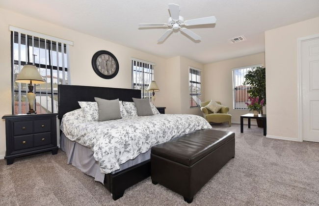 Cozy 5bed High Grove Resort W Pool, Spa, Game Rm, Mins To Disney-133 5 Bedroom Home by RedAwning - Foto 2