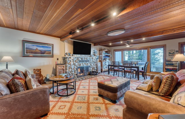 Lakefront Haven by Avantstay Minutes to Ski Resorts Private Dock Boat - Photo 7