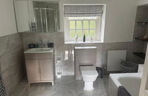 West Cottage, Free Breakfast supplied with free range eggs With log burner - Foto 13