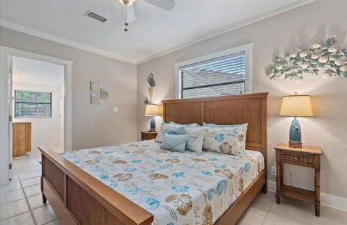 CANAL FRONT! Bring or rent a boat, near AMI/IMG. - Foto 15