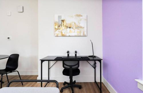 Exclusive 1BR Luxe Haven in Ideal Spot - Photo 16