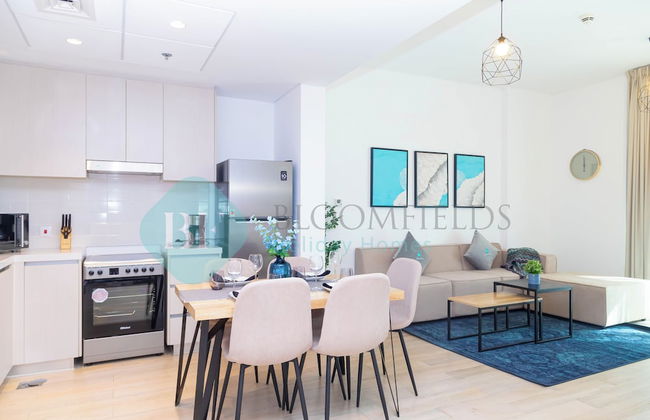 Bloomfields Fantastic 1BR in Waters edge - Photo 2