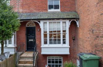 4 Bedroom Winchester Town House, central, parking - Foto 2