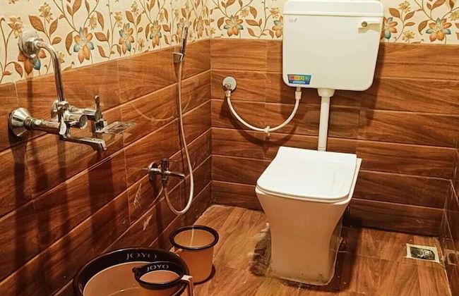 Janani Niwas Matheran - Photo 20