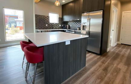 Timber & Tin F 2Bed 2Bath w Pool & Rooftop Deck - Foto 16