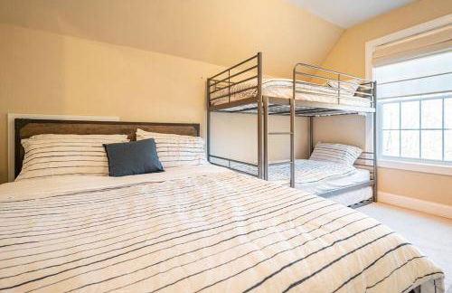 Luxury 4 bedroom house in Pocono Mountains with Hottub in Golf Course Near Lake - Foto 57