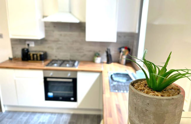 Spacious 2-bed Apartment With Hot tub and Parking - Foto 9