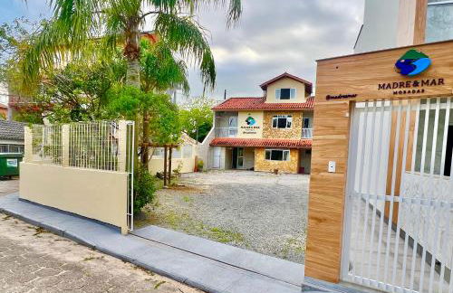 Madre & Mar - Photo 1