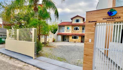 Madre & Mar - Photo 1