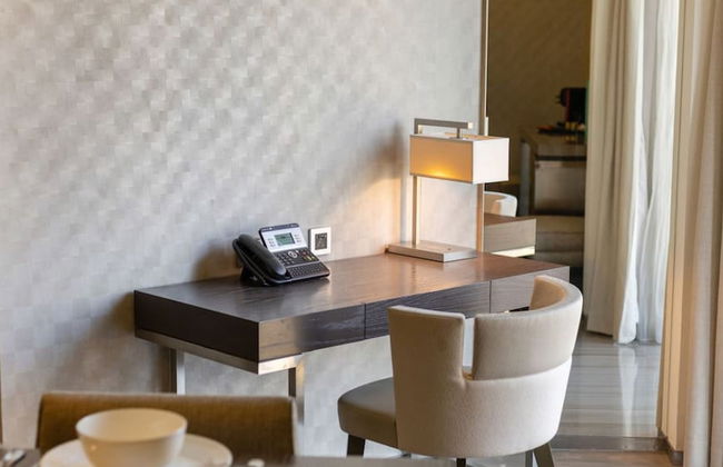 Elegant 3BR With Pool Near Wafi Mall Dubai Frame - Photo 7