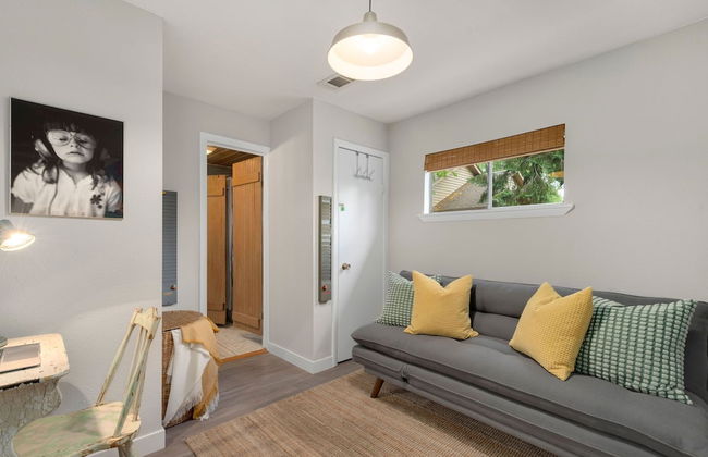 Old Town Retreat w/ Vintage Flair Near Csu, Bikes! - Photo 16