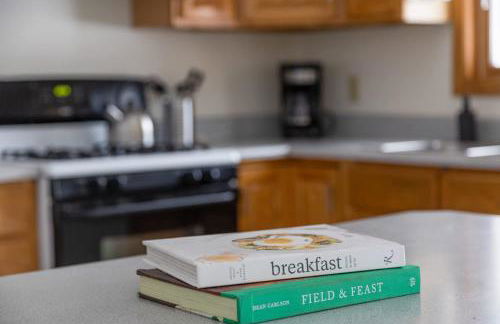 Smuggler's Notch Mountain House with hot tub & river - Foto 19