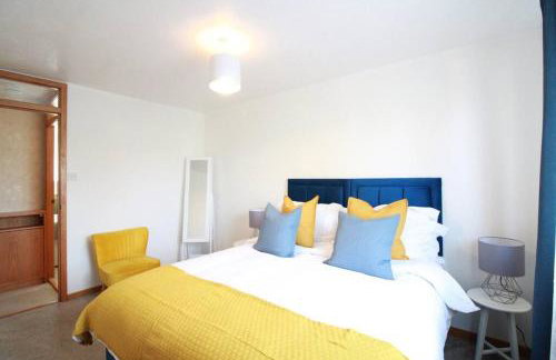 Cheerful Two-Bedroom Residential Home - Foto 12