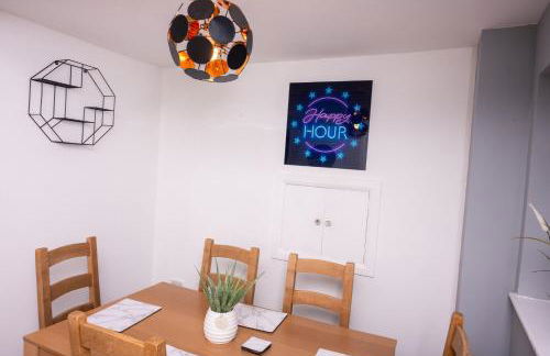 Conyngham Villa, Luxury Detached House, 6 Beds, 4BR,Large garden, Parking - Sleeps 8 - Foto 50