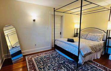 4 Bedroom DC's Best Location with Parking, Walk to Clarendon Metro, Shopping and Nightlife! - Foto 13