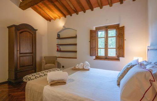 Villa in Tuscany with Pool and Olive Grove - Photo 22