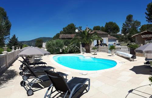 Gîte LES PINS climatisé piscine jardin parking - Foto 1