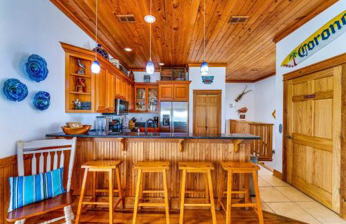 Riverfront Carrabelle Home with Furnished Patio! - Foto 8