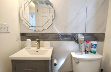 Neat Retreat-Comfortable & Cozy 2 BR,Close to all! - Foto 17