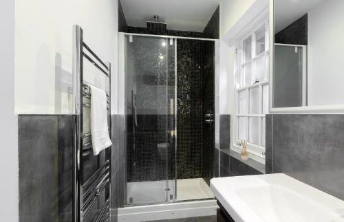 Spacious 4 bedrooms flat in New Oxford Street - Foto 17