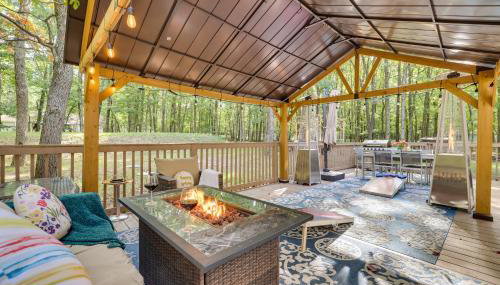 Game Room and Home Theater! Immaculate Poconos Lodge - Foto 1