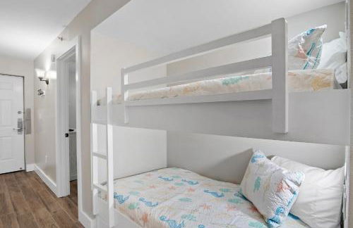 Pelican Beach Resort Destin - Photo 32