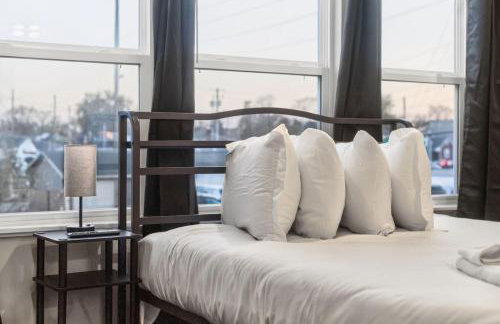 Cozy Comfort near Fountain Square- Downtown Indy - Photo 1