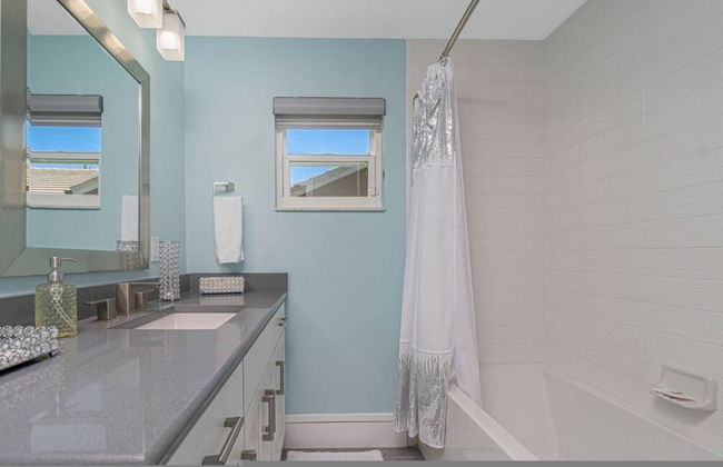 Tranquility - Waterfront Villa With Pool Dock - Photo 38