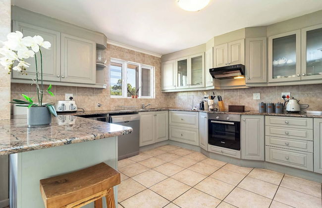 Beachfront Villa Sea Breeze, Hout Bay, Cape Town - Photo 46