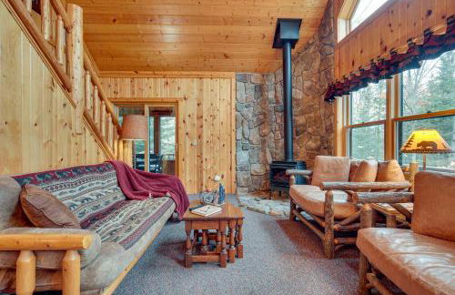 Lakefront Presque Isle Cabin with Private Dock - Foto 9