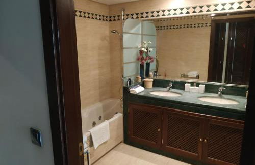 Luxury apartment with sea views, golf, gym, spa, 7 pools - Foto 27