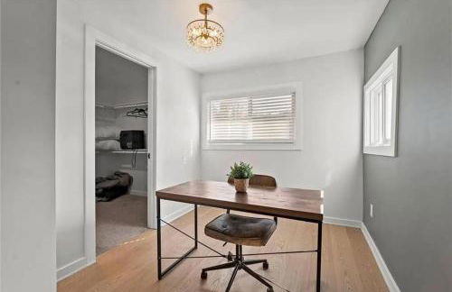 Newly Renovated! Beautiful home with game room. - Foto 27