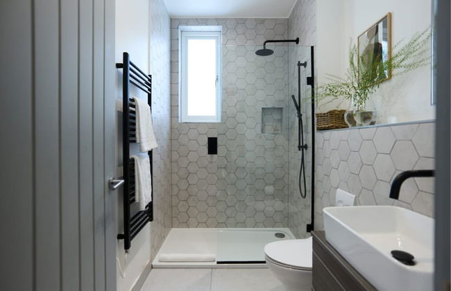 The Putney Hideaway - Modern and Elegant 3bdr Flat With Patio - Photo 7