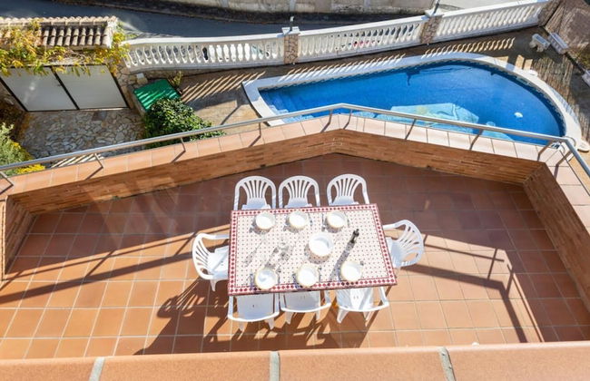 Sotet in Vidreres With 4 Bedrooms and 2 Bathrooms - Photo 11