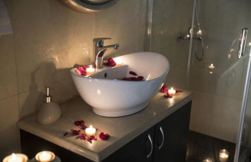 Kleopatra Deluxe Apt with priavte Jacuzzi - Photo 21