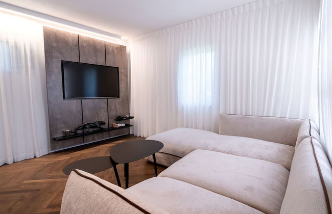 Spacious 4BD House w Pool in Hezliya - Foto 7