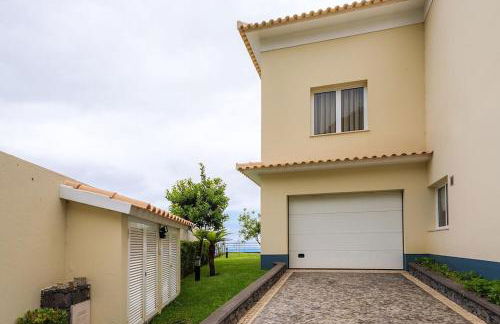 Luxury villa with private heated pool, garden and views of the sea and mountains. - Photo 33