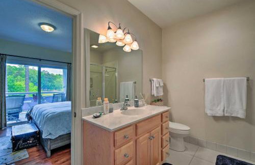 Lakefront Condo with Resort-Style Amenities and Marina - Foto 16