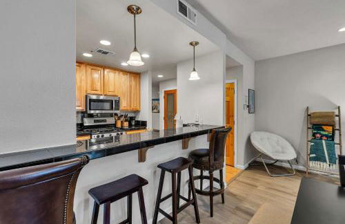 2BDR Condo - Three Minutes to Olympic Valley! - Foto 16