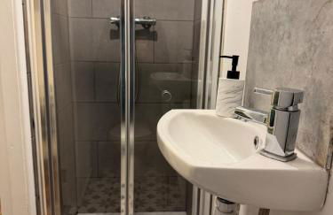 2 Bedroom Wakefield City Centre House With All Ensuite Rooms - Foto 42