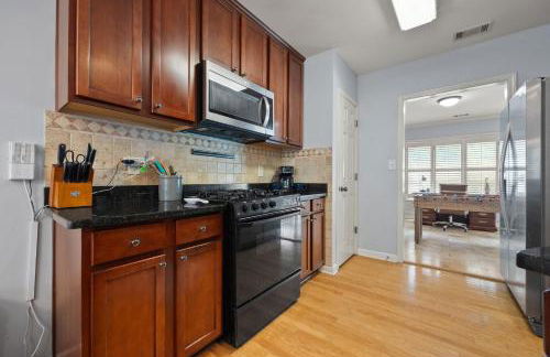 Relaxing 3BR Duplex Home w/ Pool & Patio - Foto 14